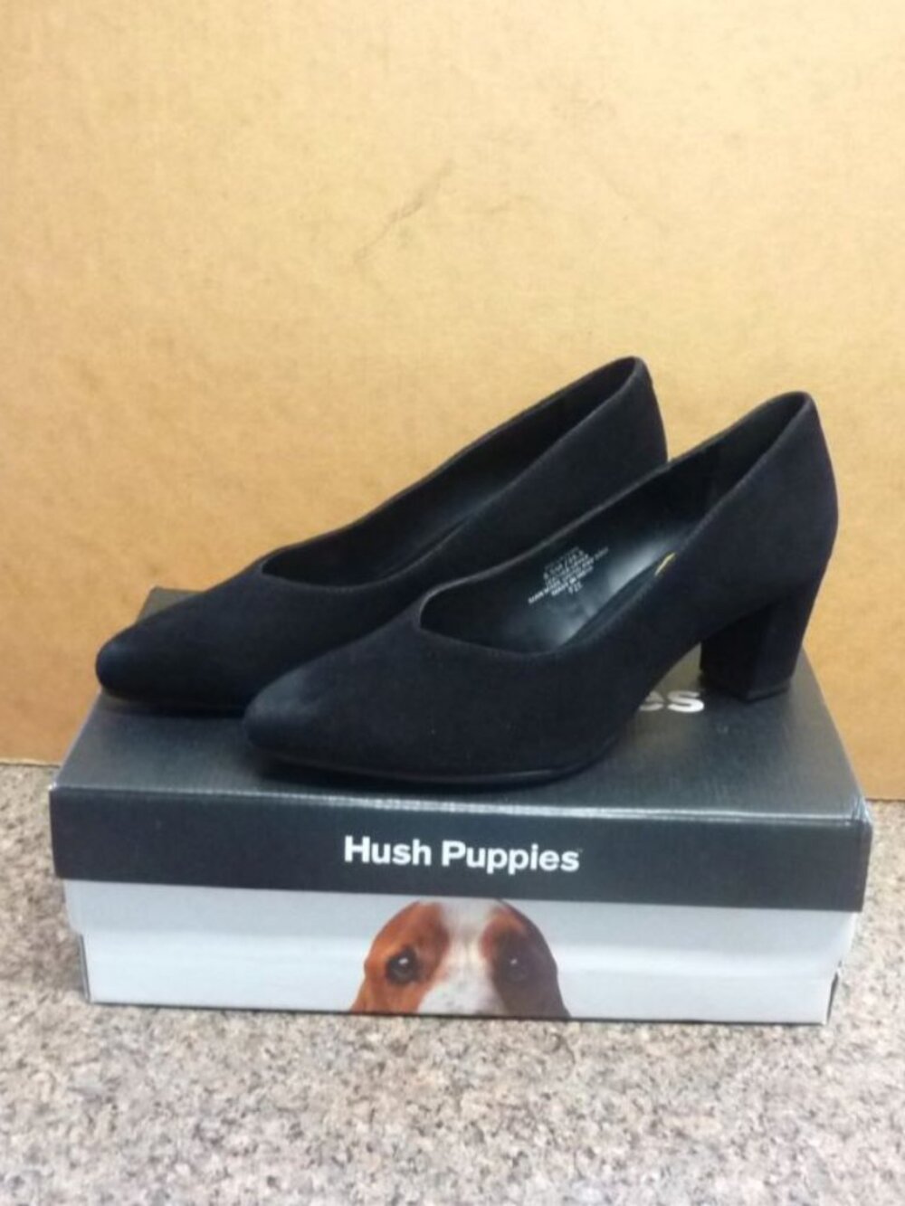 PW-LAYRAN Hush puppy woman shoe Torano Suede (Size 8.5) with box.